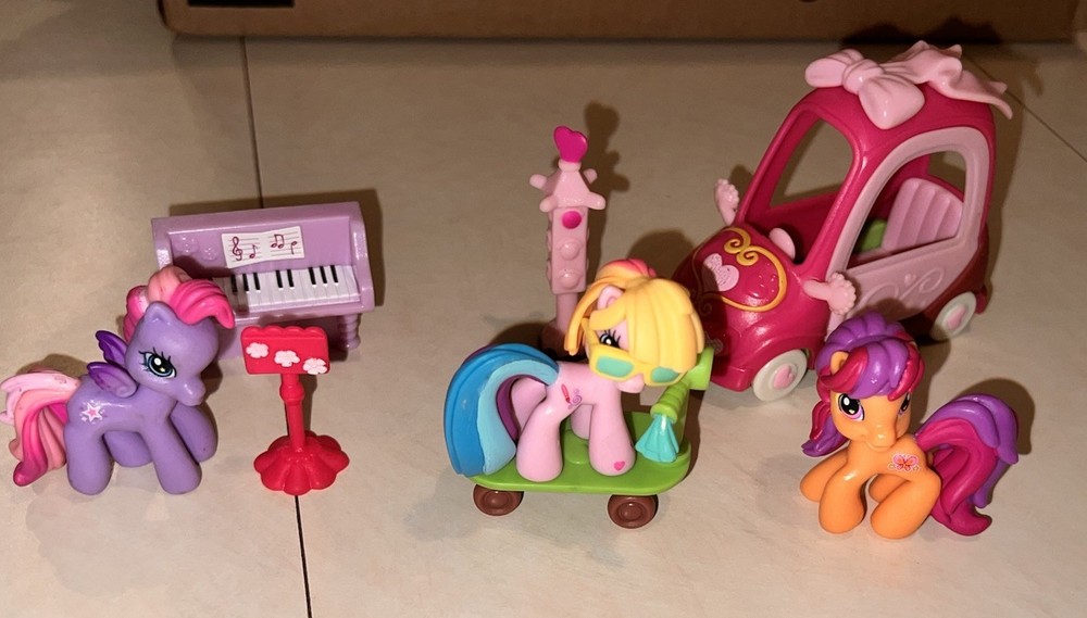 My Little Pony Ponyville Playset Lot