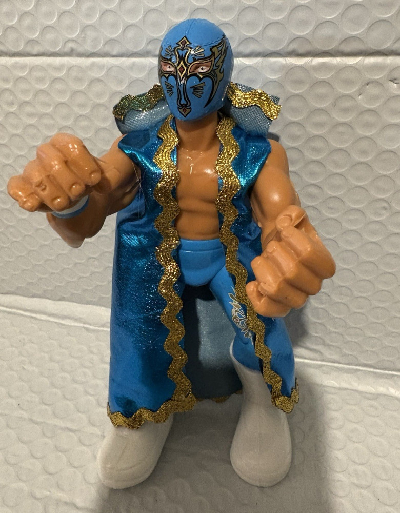 Carístico Luchador Figure 6.5” Articulated Action Figure w/ Cape Boots Villago