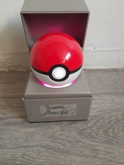 Pokemon Red Pokeball Wand Company Die-Cast Officially Licensed Replica