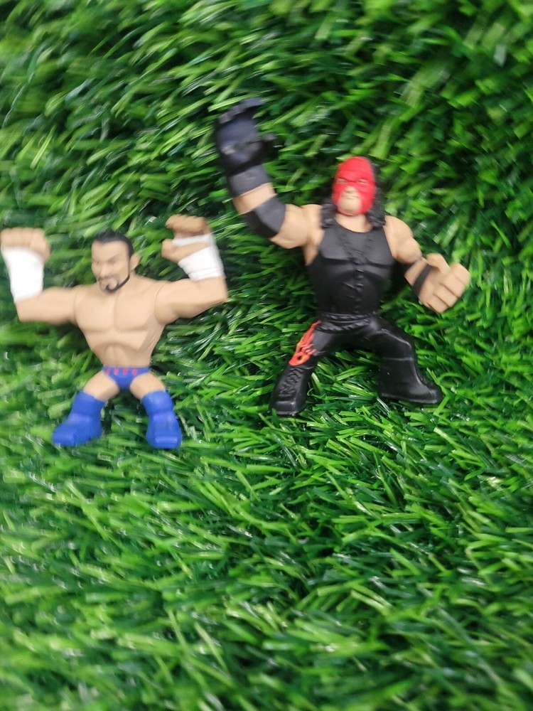 2012 WWE Wrestling Rumblers Series 3 CM Punk Mini & Kane Figure Loose