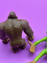 Rainforest Cafe Gorilla, Frog action figures 2000 advertising safari toy RFC