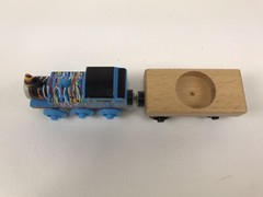 Thomas Wooden Train Happy Birthday Thomas & Cake Cargo Car Y4501 2012 Gullane