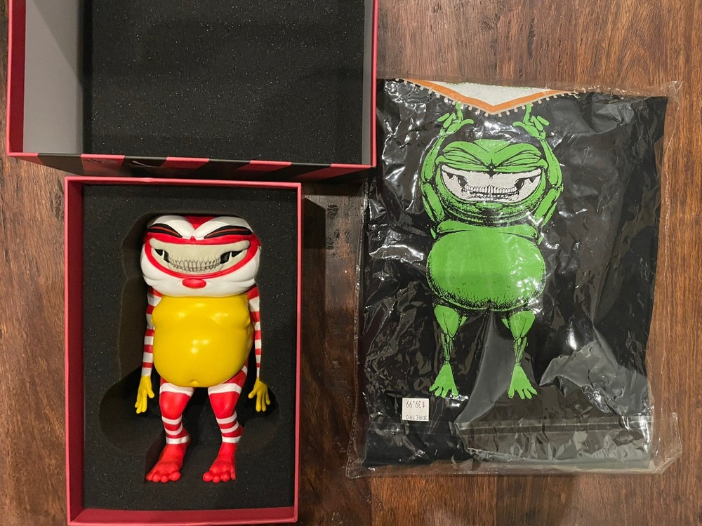 DCON 2024 Ron English Orion Grin McGrin McDonalds Ver. with Bonus 3XL T-shirt