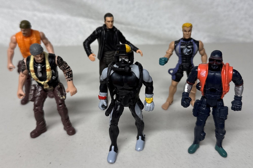 Random Small Figure Lot 5 Inches And Under Moveable Arms And Legs BN2