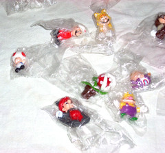 Mixed Lot of 23 2007 Nintendo Mini Figures Super Mario Bros Toy 1.5″ New In Pacs