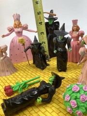 Vintage Wizard of Oz Figures Glinda,Witch,Yellow Brick Rd.+ (F3)