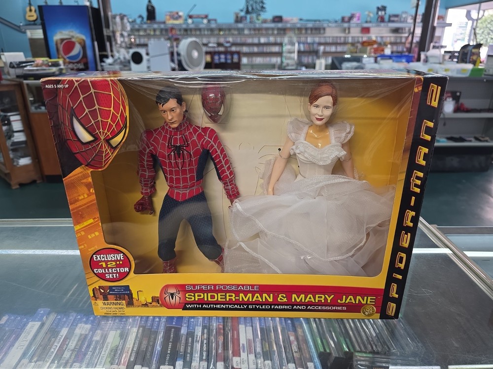 Spider Man 2 Super Poseable Spider-Man & Mary Jane 12″ Movie Figure Doll Set NEW