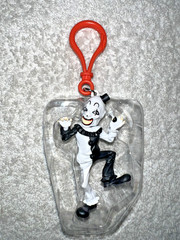 DAMIEN LEONE’S TERRIFIER HANGERS SET OF 3 **NEW OPENED**