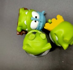 SEND RANDOM 4pcs Cartoon Game CUT THE ROPE OM NOM Frog 5CM Figure Collection Toy