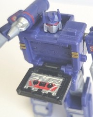Transformers Kingdom Core CLass SOUNDWAVE Complete Loose