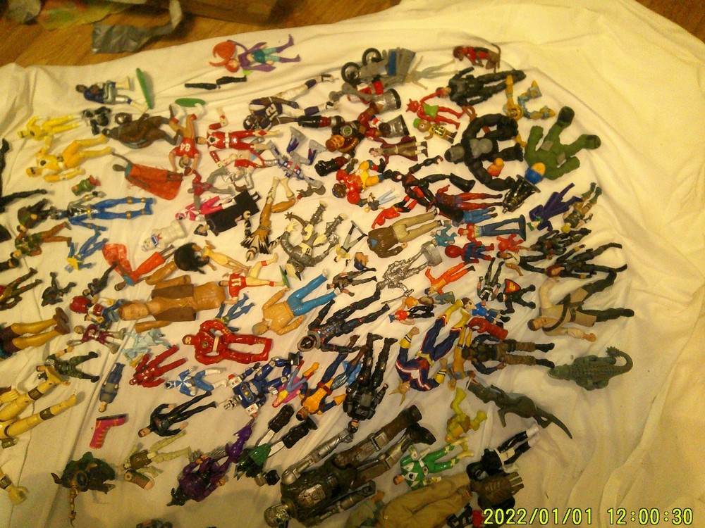 COLLECTION OF OVER 100 ACTION UNKNOWN CHARACTERS FIGURES OTHERS MORE