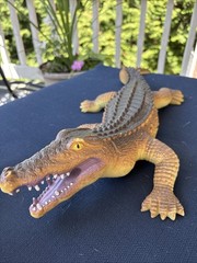 Toys R Us Maidenhead Large Realistic Lifelike Soft Rubber Alligator 2017 23”