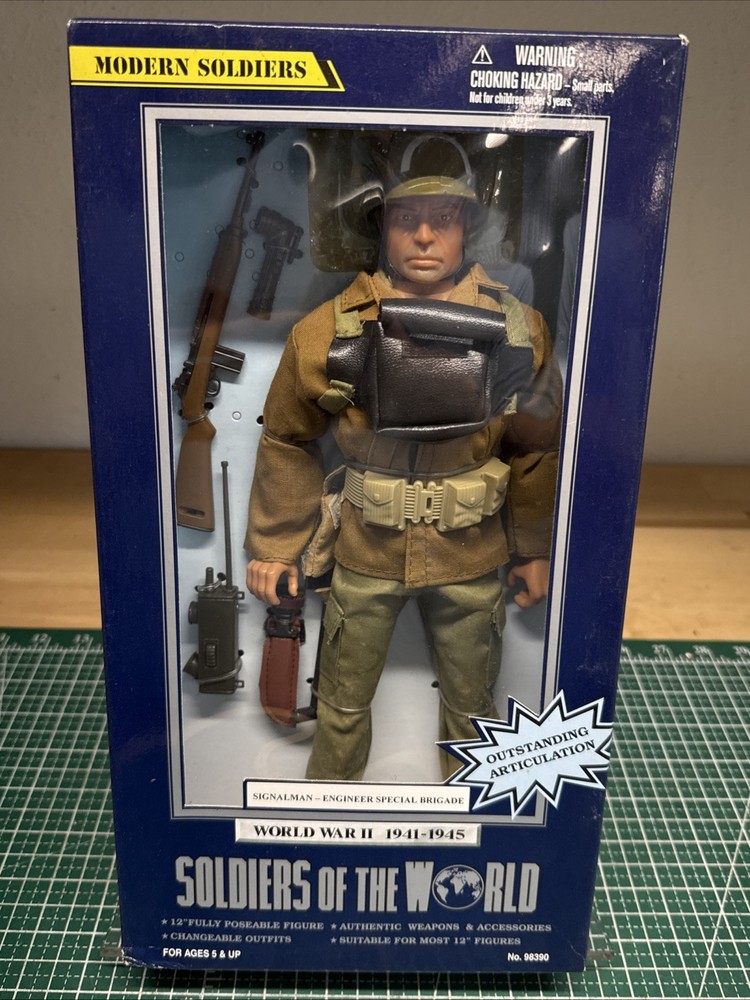 Soldiers of the World WW2 Signalman Engineer Brigade 12″ Figure 2003 NEW SEALED