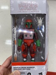 STAR WARS “MANDALORIAN WARRIOR (HOLIDAY EDITION)” BLACK SERIES 6″ FIGURE – F5305