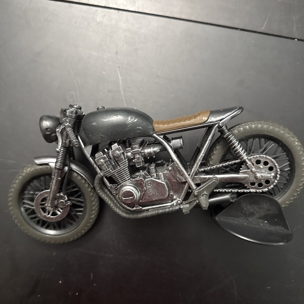 McFarlane DC Multiverse DRIFTER MOTORCYCLE (7″ 1:10 Scale) The Batman