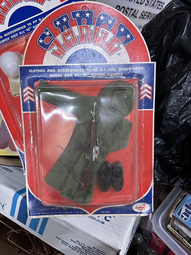 Vintage Ahi KO Gi Joe SARGE winter soldier set with shoes, coat and rifle MOC