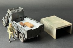 Indiana Jones 1:18 WWII German Military Cargo Truck 3.75 Raiders Of The Lost Ark