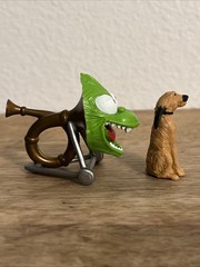 Max W/ Grinch Trumpet How Grinch Stole Christmas 3.2”Figure Playmates Pvc Toy