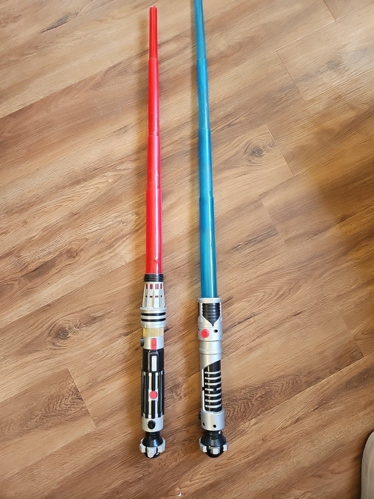 Star Wars LFL 2007 Hasbro Big Red Build A Saber & Obi Wan Kenobi 1999 Blue Saber