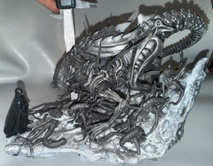 Darth Vader vs Alien Queen Diorama 10″ Display Model Statue Sci-Fi Fan Art