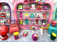 Shopkins Moose Toys Display Case with many Shopkins Figures
