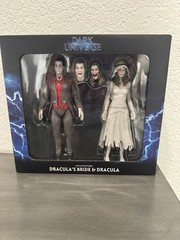 Epic Universe – Dark Universe Dracula’s Bride and Dracula Action Figure NEW