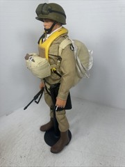1/6 HASBRO GI JOE WW2 101ST AIRBORNE PARATROOPER D DAY W/ REAL PARACHUTE M1A1