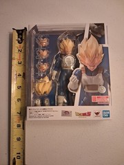 S.H.Figuarts Super Saiyan Vegeta Dangerous Pride Bandai SHF SH Action Figure Toy