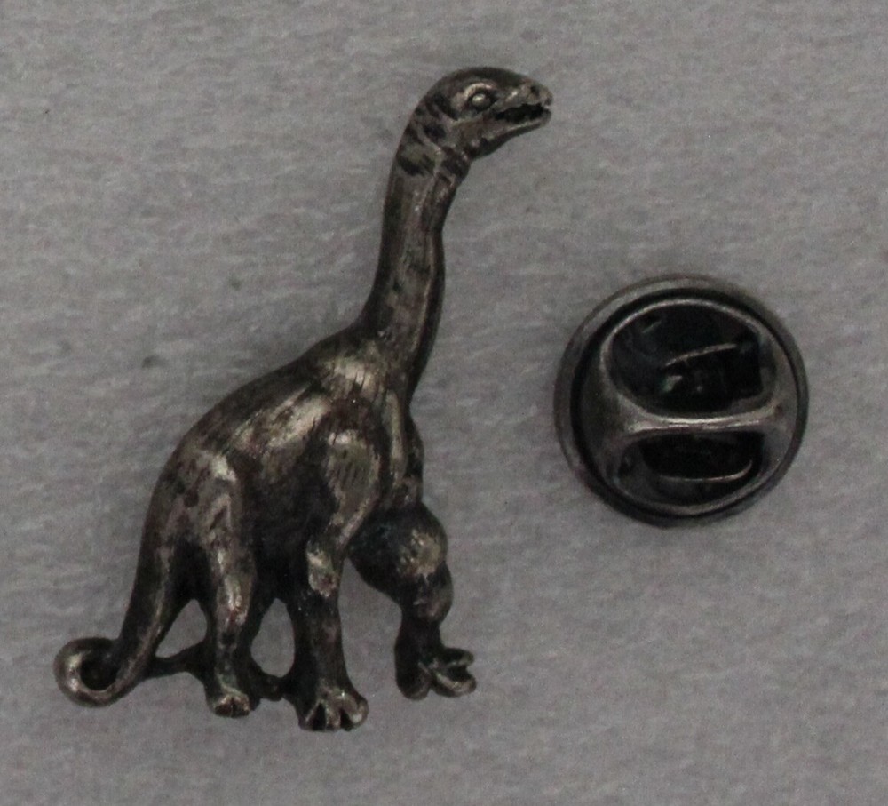 1980s BRONTOSAURUS / DIPLODOCUS Lapel Pin 2 x 3 cm (0.8″ x 1.2″) Metal Unbranded