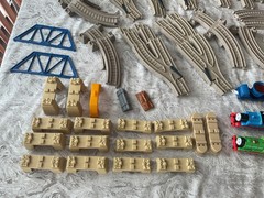 Thomas Train Trackmaster Beige Track Pieces Lot of 100 PARTS. 2009 Mattel