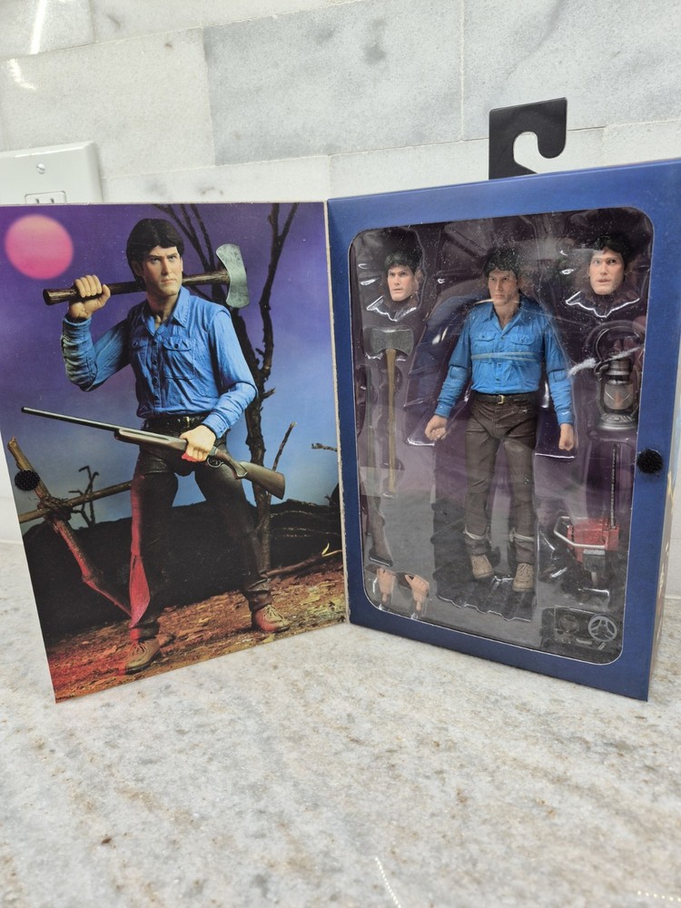 NEW NECA The Evil Dead “ULTIMATE ASH”