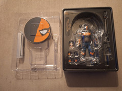 Mezco Toyz Deathstroke Collectable Action Figure ONE:12 – Read Description –