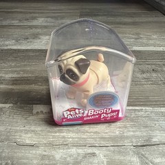 Zuru Pets Alive Booty Shakin Pups Pug 3″ Interactive Dog Dog Puppy (NEW)