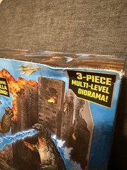 Monsterverse City Battle Godzilla vs Kong 6” Figures & Diorama Set Playmates NEW