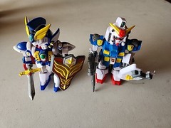 2x SD Gundam Force Superior Defenders CAPTAIN GUNDAM Action Figure & another