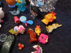 Shopkins- Disney Happy Places Mixed – Moose Figures, Accessories – Large Lot