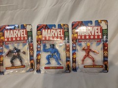 Lot of 6 Marvel Heroes Miniature Poseable Action Figures And 1 Heavy Metal Hero