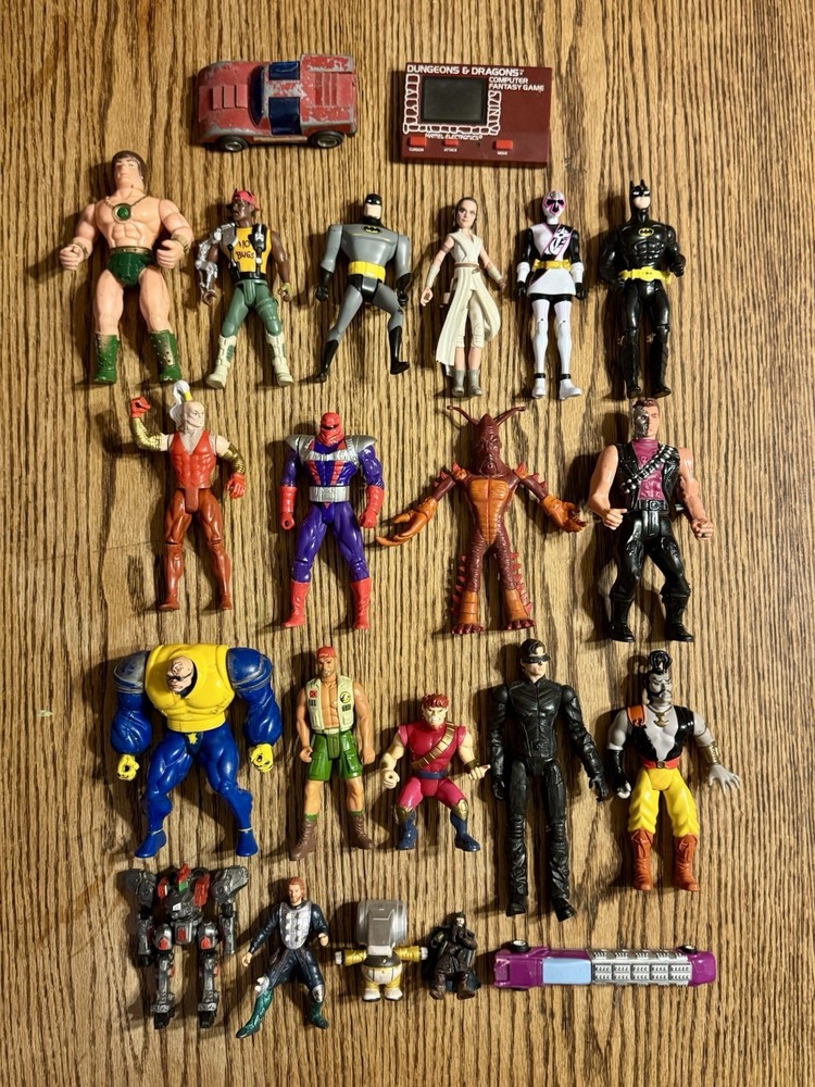 Vintage-Modern Toy Lot. Soma, D&D, Batman, X-men, Star Wars, Aliens, Terminator