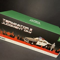 Terminator 2 – T-1000 Cop Car 1:18 Scale – Includes T-1000 Figure
