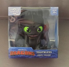 NEW***Culturefly DreamWorks Dragons Toothless Flying Collectible Vinyl Figure