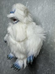 vintage BUMBLE ABOMINABLE SNOW MONSTER Playing Mantis 8″ FIGURE Rudolph