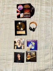 Zuru Mini Brands VINYL Really Works Music Bundle with Rare Gold Record