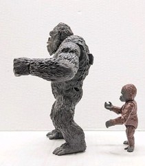 Playmates 7″ Roaring King Kong & Suko 3.5 In Empire Movie Action Figures