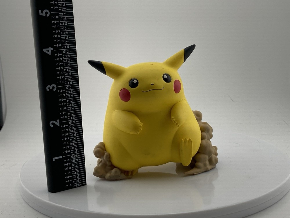 Pokemon Pikachu Gigantamax VMAX 25th Limited Edition Figure 2021 Broken Tail