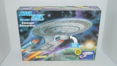 1992 STAR TREK NEXT GENERATION STARSHIP ENTERPRISE No. 6102 by PLAYMATES