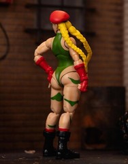 Jada Toys Street Fighter II 6″ Cammy Action Figure Officially Licensed