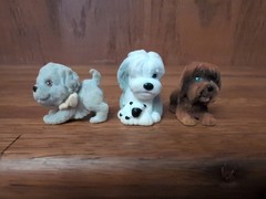 Puppy In My Pocket Lot – 3 Dog Houses & 3 Flocked Puppy Figures 2007 MEG