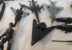 1990s era DAMAGED Military Vehicles Figures & Acc. Lot TANKS, Boats, Jeeps, Jets