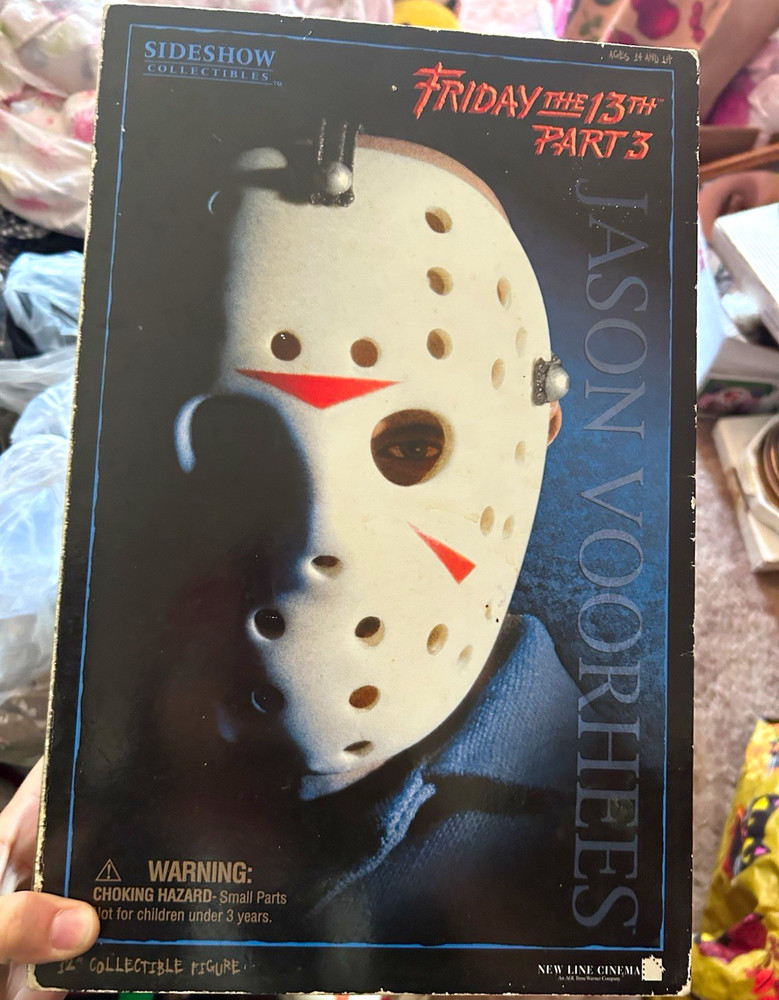 Sideshow Collectibles Friday the 13th Part 3 Jason Voorhees Figure Mask Axe