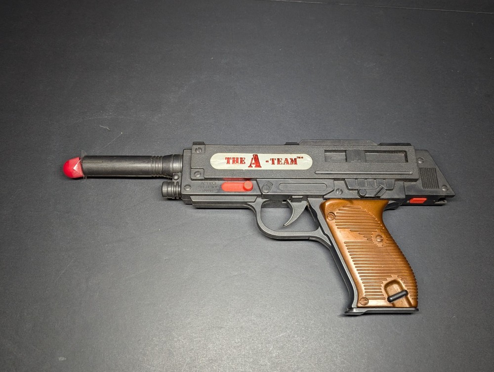 Vintage 1983 Arco The A-TEAM M-24 Assault Rifle Pistol Target Game Set Toy Gun